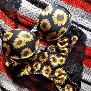 Sunflower Print Lace Trim Bra